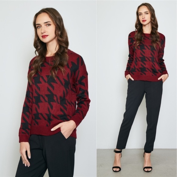 Sweaters - Burgundy/black houndstooth sweater